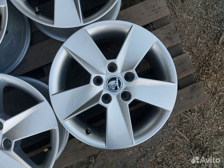 Skoda Octavia A7 Ориг Ilias R17 5x112 ET45 7J 57.1