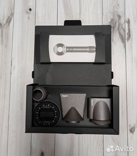 Фен Dyson HD04 Supersonic Professional Edition