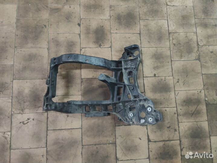 Кронштейн крепления фары Dodge Ram 1500 4 gen