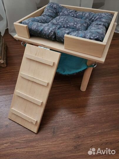 Терраса, домик, сенник,поилка и вольер для грызу