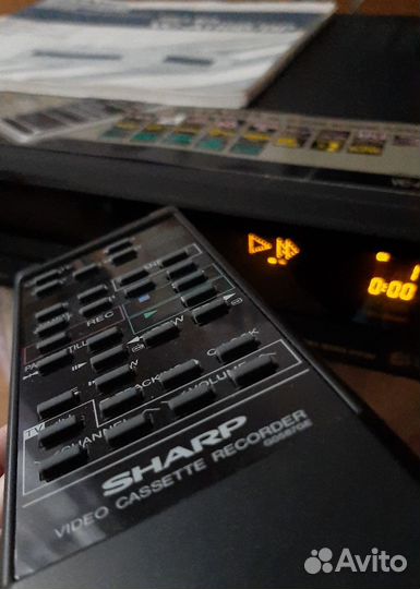Видеокассетный магнитофон sharp