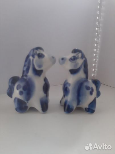 Лошадки и таксы гжель