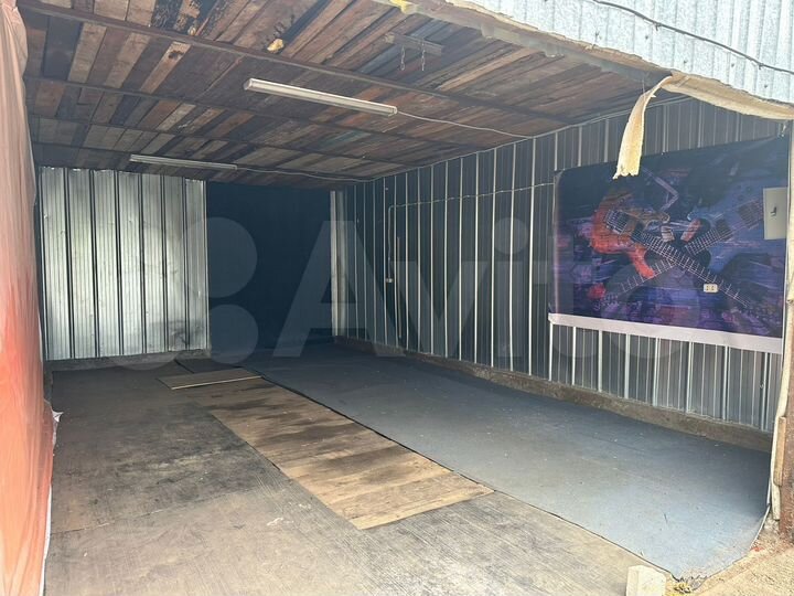 Гараж, > 30 м²