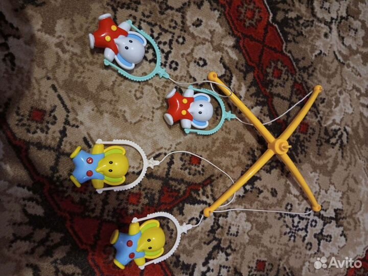 Игрушки в кроватку- коляску