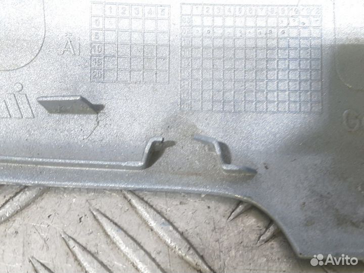 Б/У Накладка зеркала левого#001