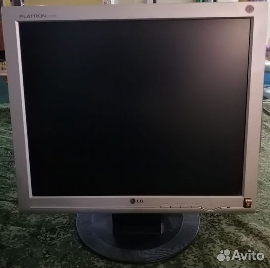 Монитор 17 дюймов