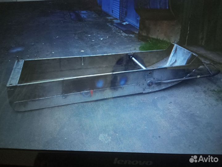 Снегоходные сани