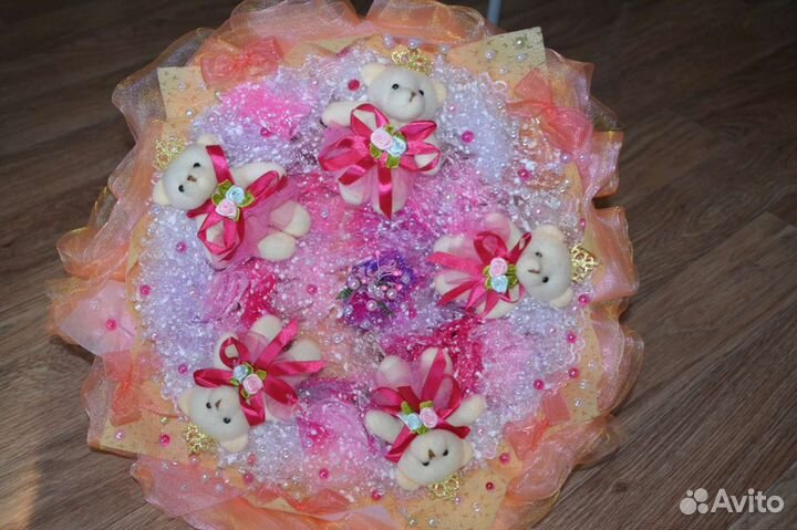 Букеты из конфет и игрушек