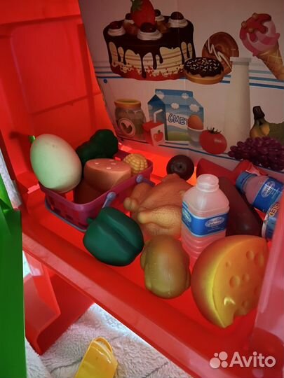 Детская кухня с посудой и продуктами