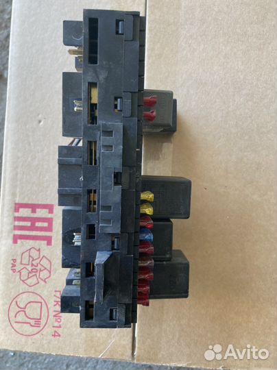 Блок предохранителей в сборе Фольксваген golf 2