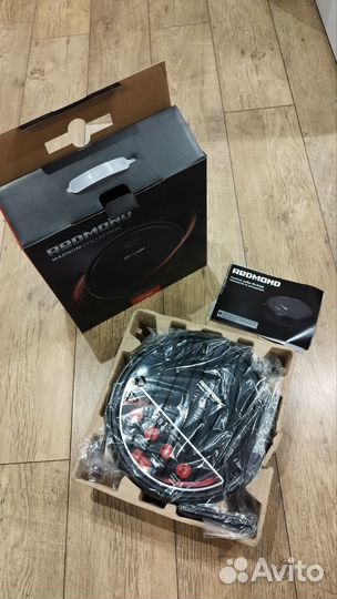 Робот пылесос моющий Redmond