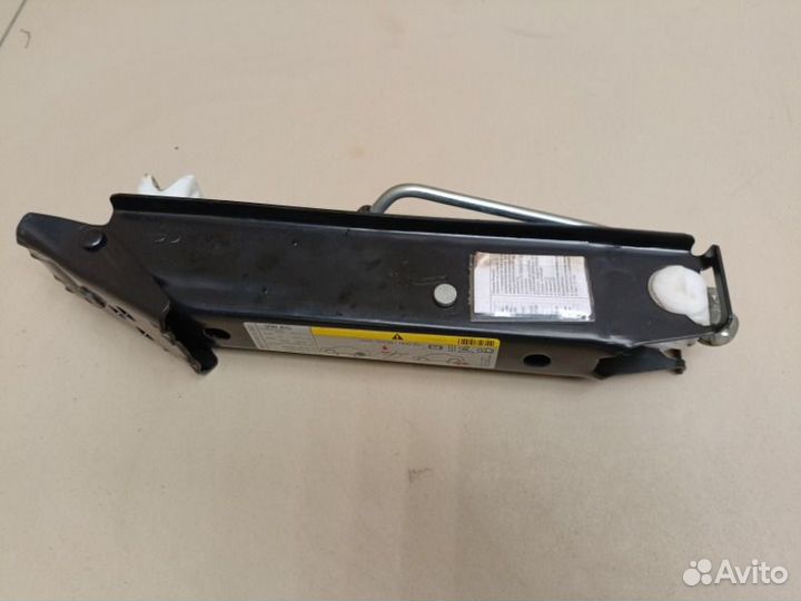 Домкрат Skoda Rapid czca 2021