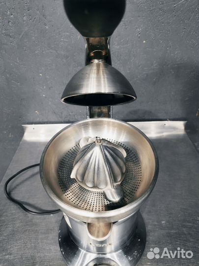 Соковыжималка для цитрусовых Bork Z800