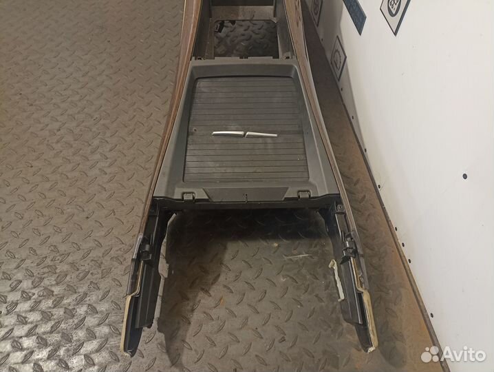 Подлокотник для BMW X5 E70