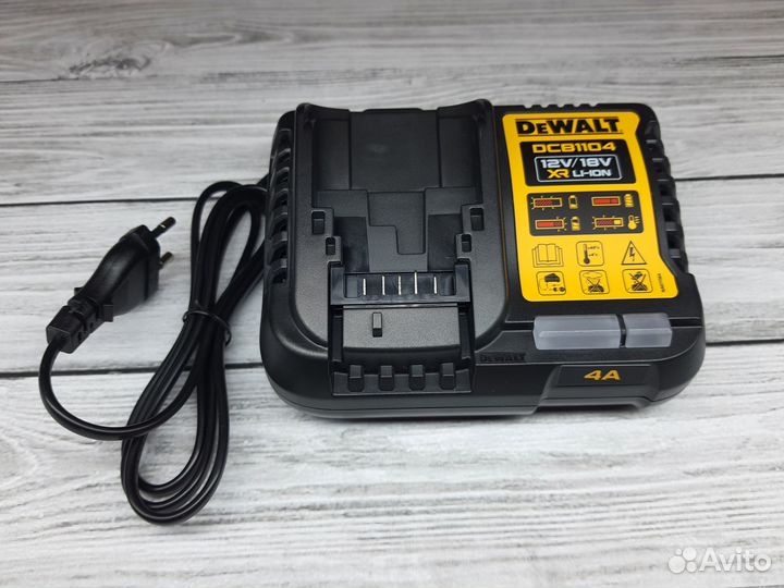 Зарядное устройство DeWalt DCB1104 (DCB115)