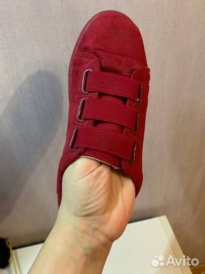 Кеды бордового цвета