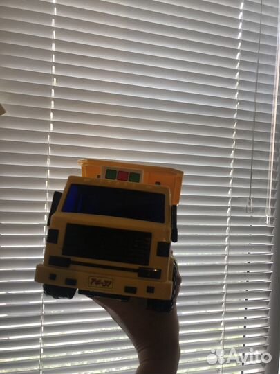 Машинка грузовая