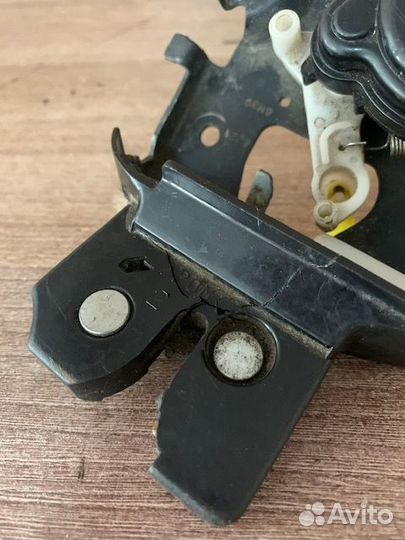 Замок багажника для Mazda 3