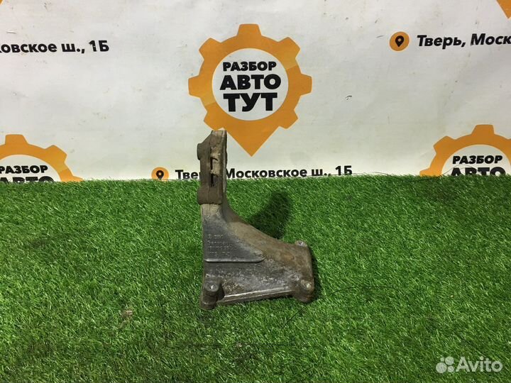 Кронштейн двигателя Volkswagen Jetta 2, Golf