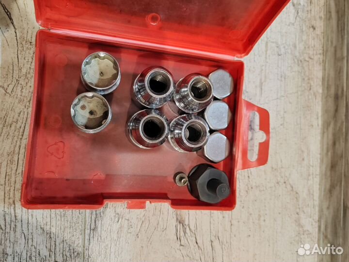 Секретки гайки на колеса