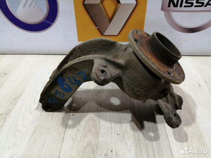 Кулак поворотный Цапфа Ступица в сборе Renault sce