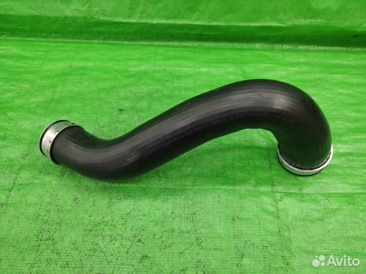 Патрубок интеркулера 2.5 TDI VW Touareg 2002-2010