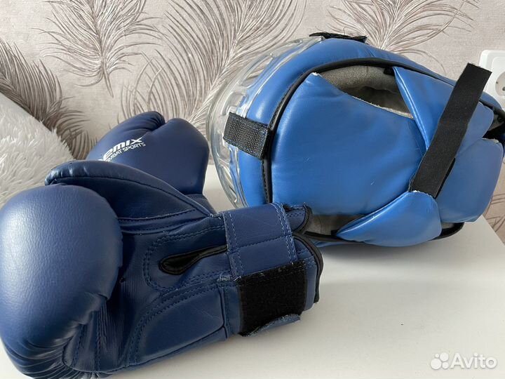 Боксерские перчатки шлем