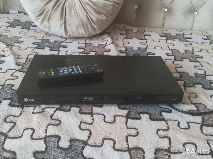 Blu ray плеер LG