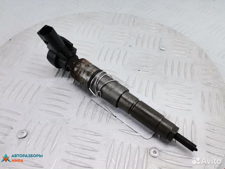 Форсунка BMW 3 E90/E91/E92/E93 2005 13537792721