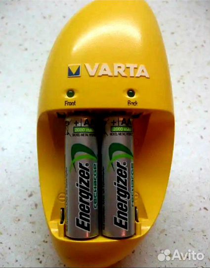 Зарядное устройство Varta Easy Energy Pocket