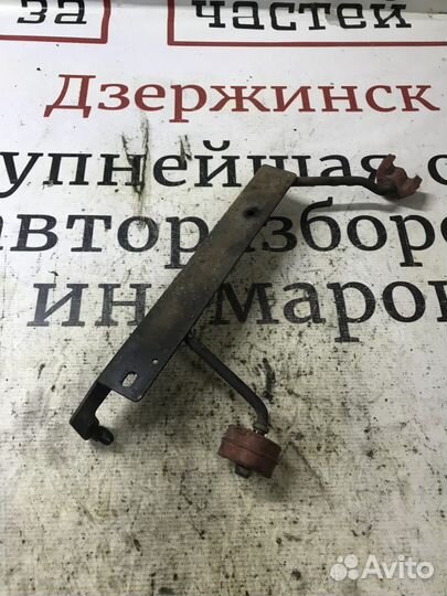 Кронштейн глушителя Land Rover Freelander II реста