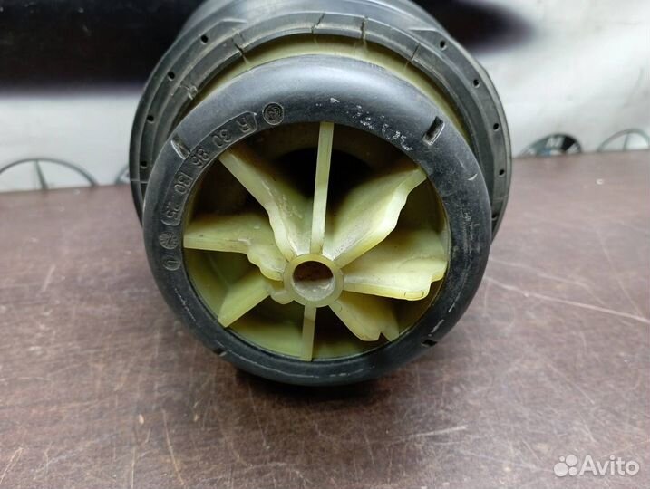 Пневмобаллон задний правый Mercedes W212