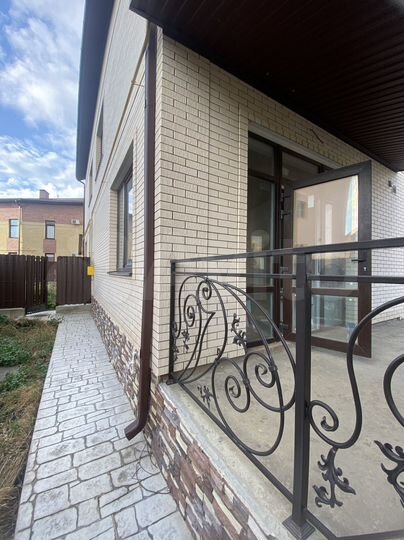 Дом 220 м² на участке 4 сот.