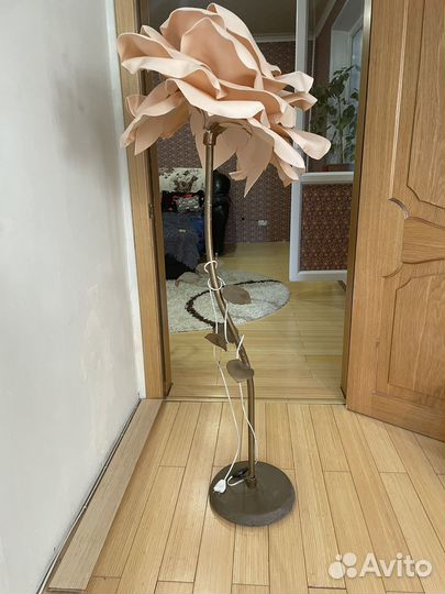 Торшер напольный с разноцветной подсветкой