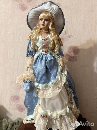 Кукла фарфоровая коллекционная