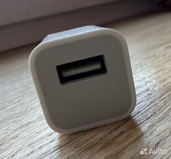 Зарядное устройство Apple USB Power Adapter