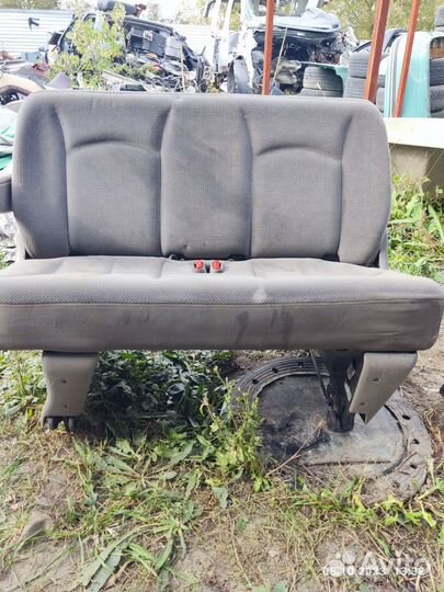 Сиденья среднее Dodge Caravan IV