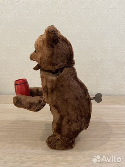 Медведь с бочонком меда заводной СССР