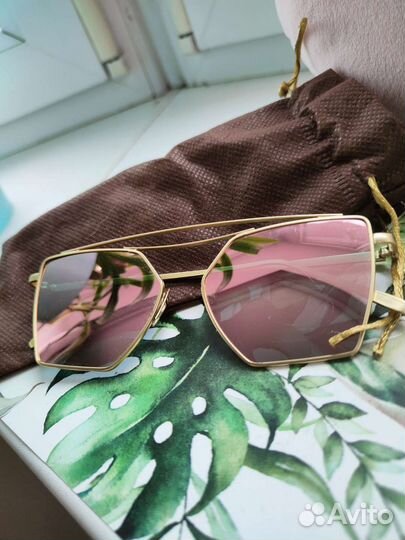 Солнцезащитные очки женские