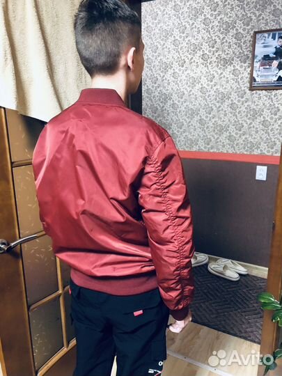 Бомбер
