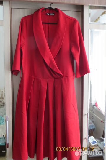 Б\у платье р.50-52 воротник шалевый ,с замахом