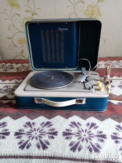 Патефон-электрофон Юность-301, рабочий