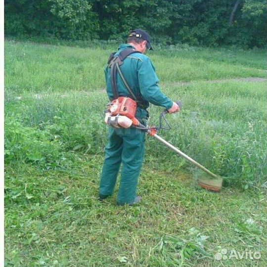 Покос травы триммером