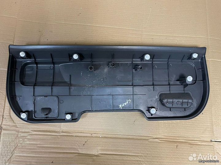 Обшивка крышки багажника Chevrolet Spark III (M300