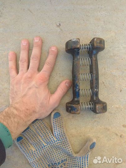 Эспандер для прокачки кисти рук. Советский