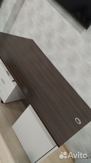 Стол письменный