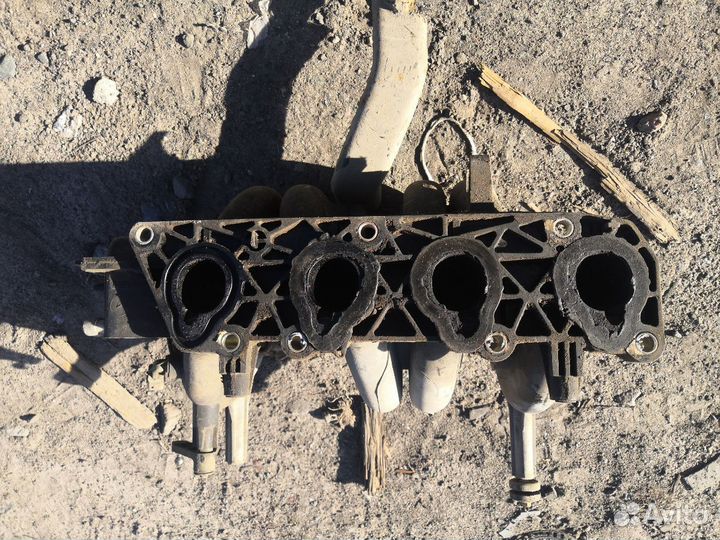 Renault Logan Sandero коллектор впускной