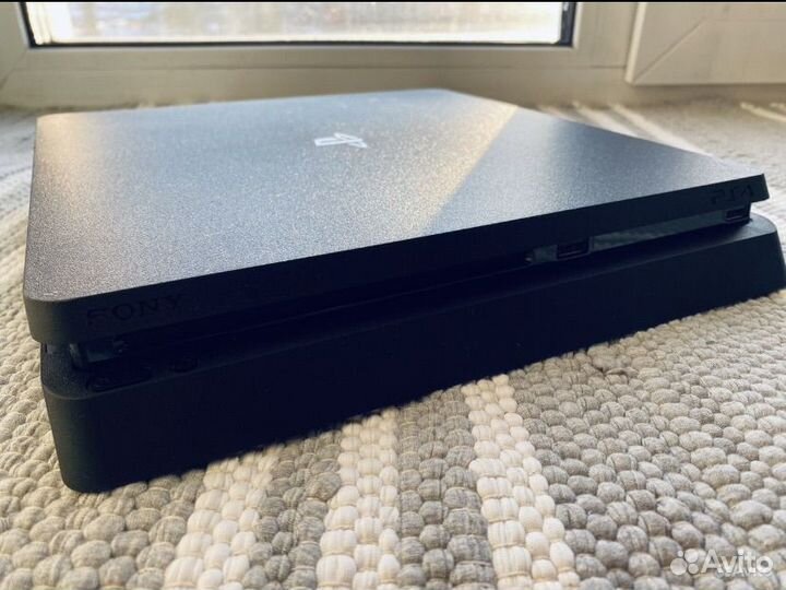 PlayStation 4 Slim