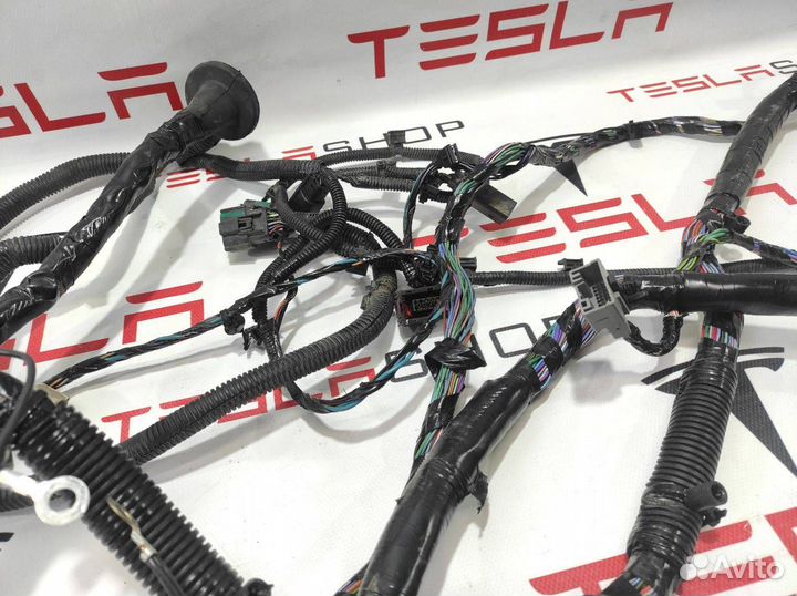 Электропроводка салона Tesla Model S 2015