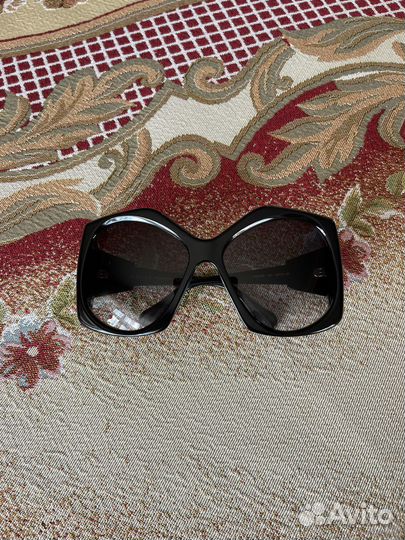 Солнечные очки gucci